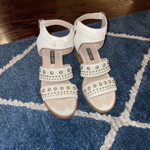 Barely worn Nine West pearl studded sandals - Picture 1 of 6